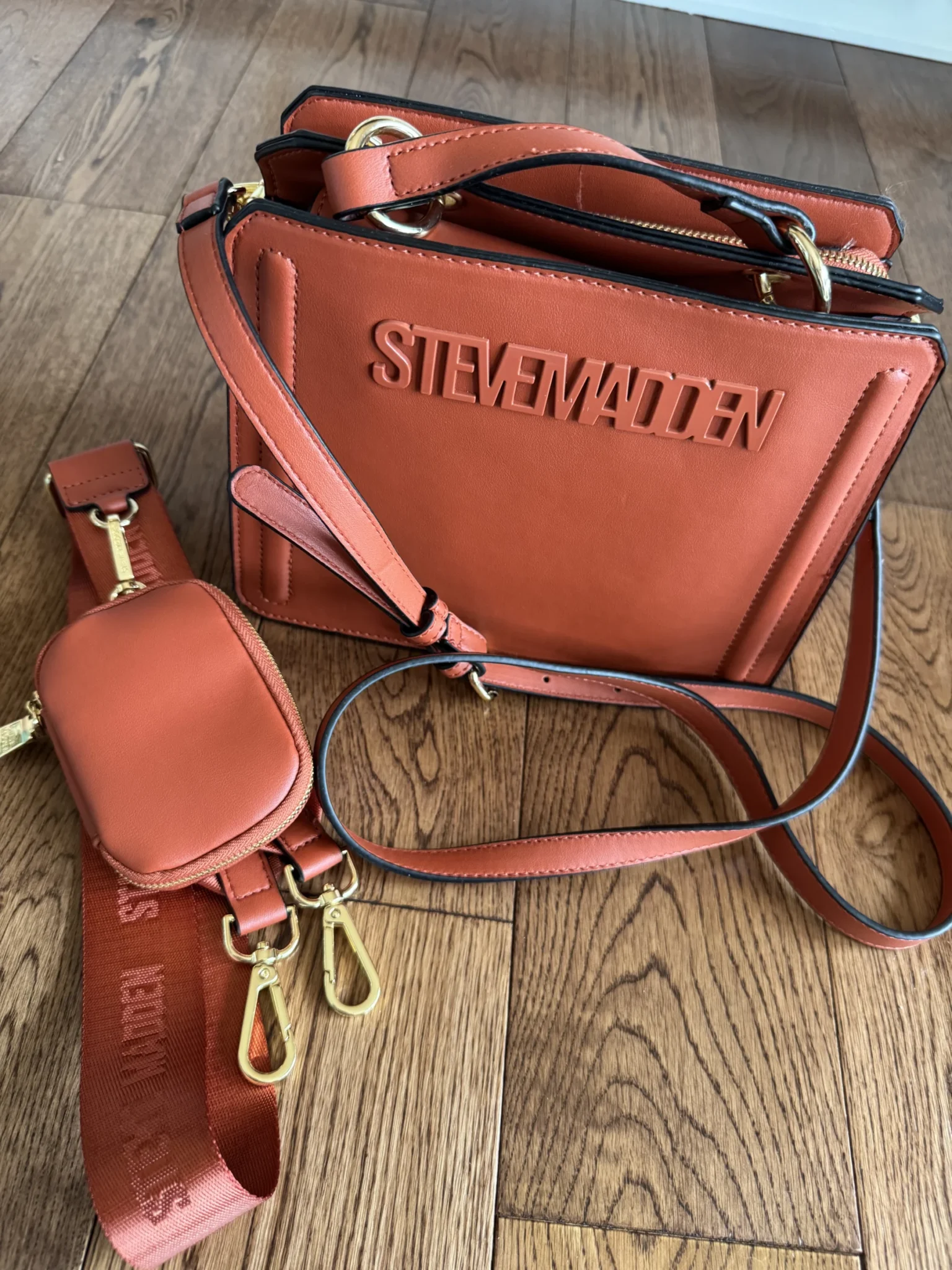 Featured image for Never-used Steve Madden bag
