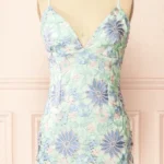 Featured thumbnail for Robe courte en dentelle