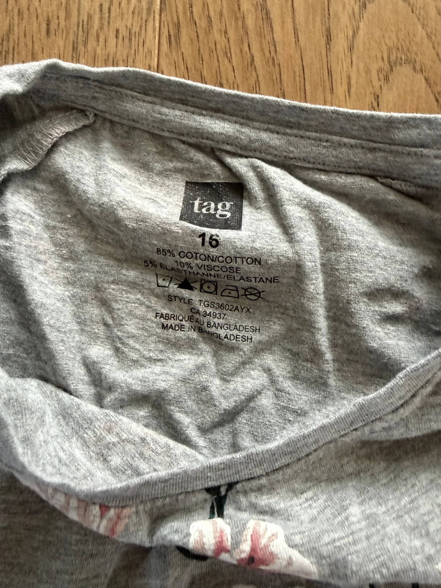 Image for Belle robe grise fleuries