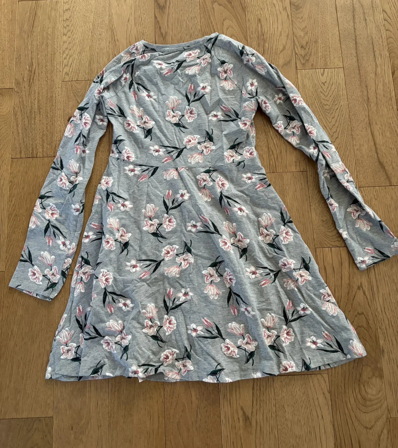 Image for Belle robe grise fleuries