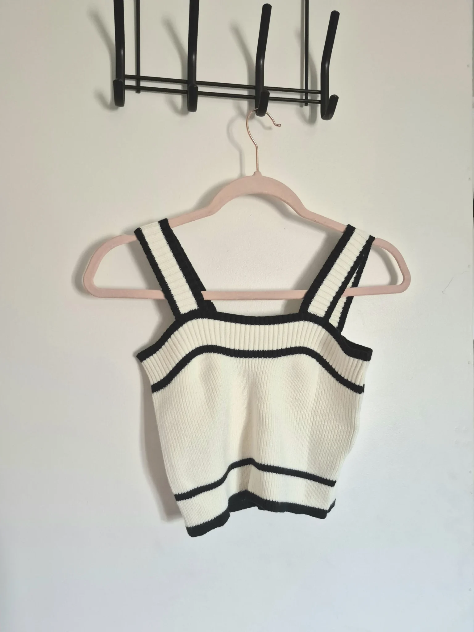 Featured image for Camisole blanche et noire XS