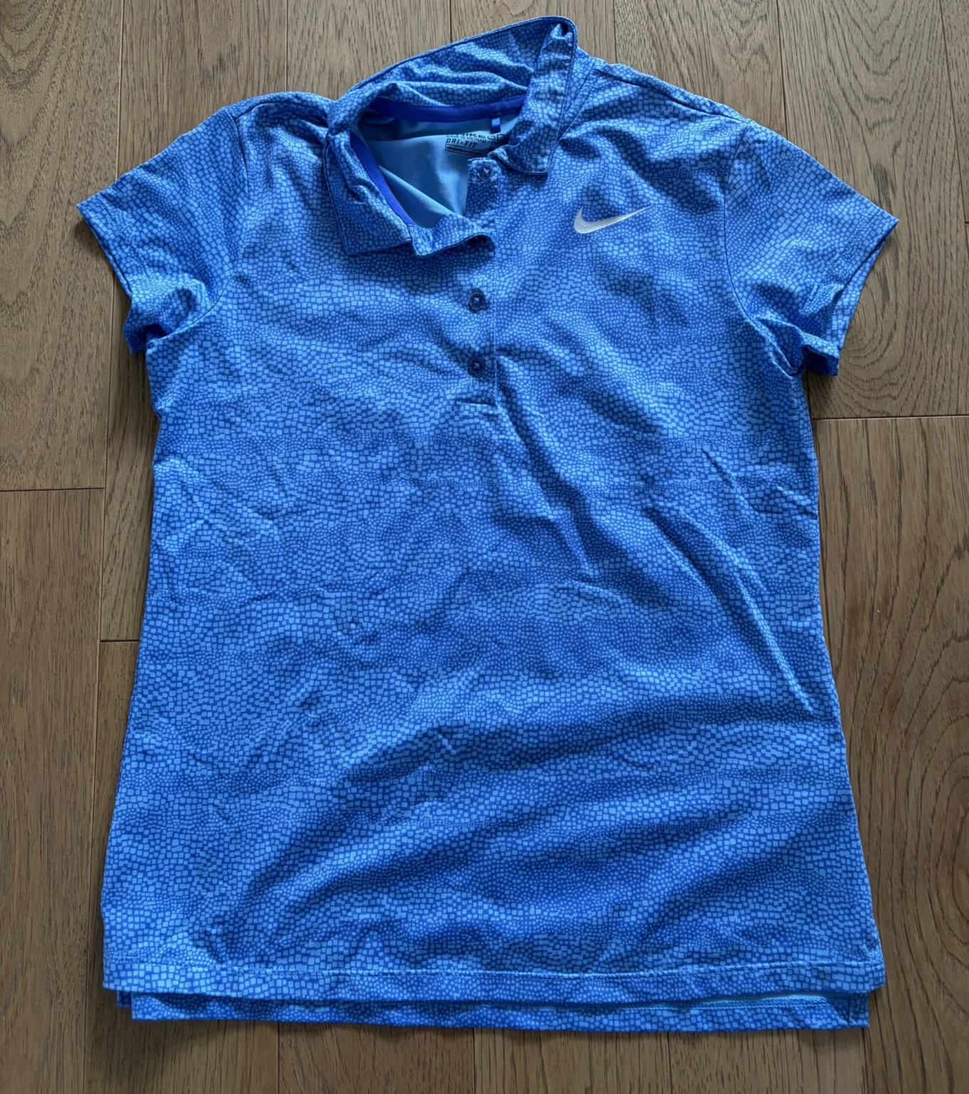 Featured image for Beau t-shirt de sport bleu