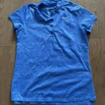 Featured thumbnail for Beau t-shirt de sport bleu