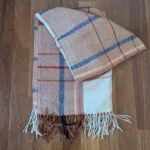 Featured thumbnail for Foulard à carreaux et franges, Rose maternité