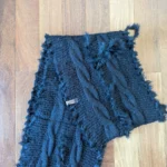 Featured thumbnail for Foulard circulaire noir avec lisière en fourrure, Rudsak