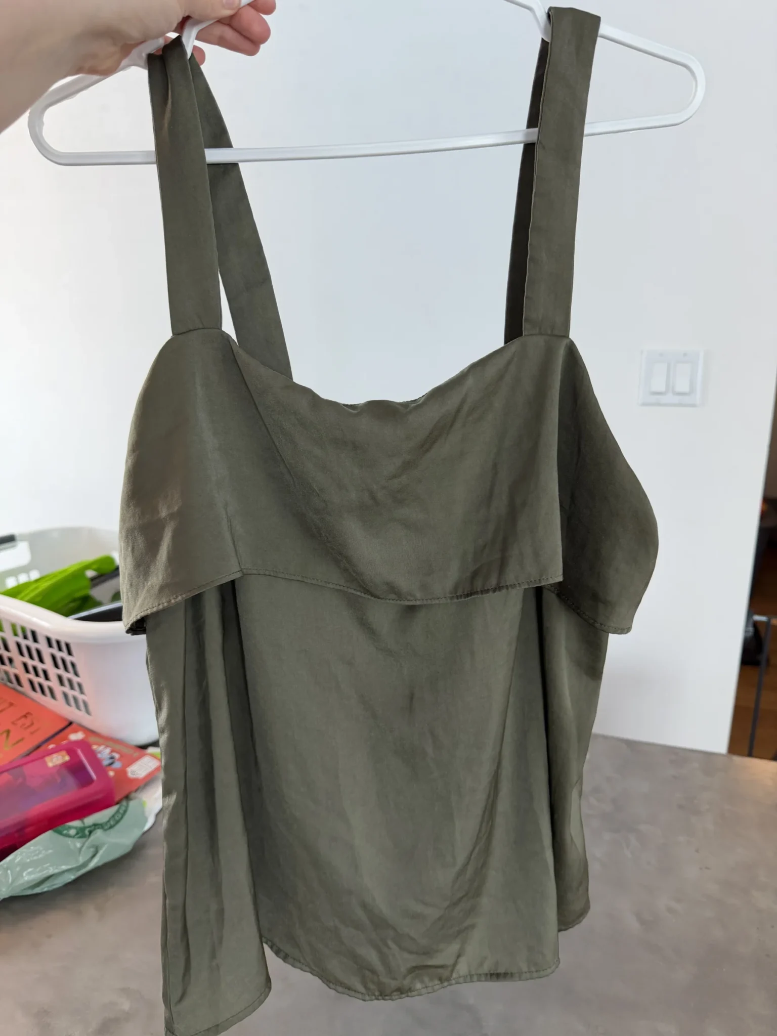 Featured image for Camisoles Banana Republic L