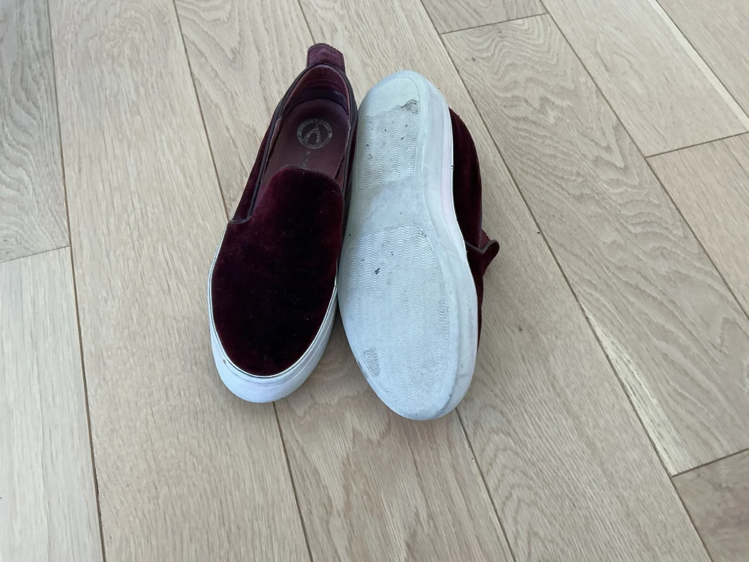 Image for Beautiful burgundy velvet sports shoes