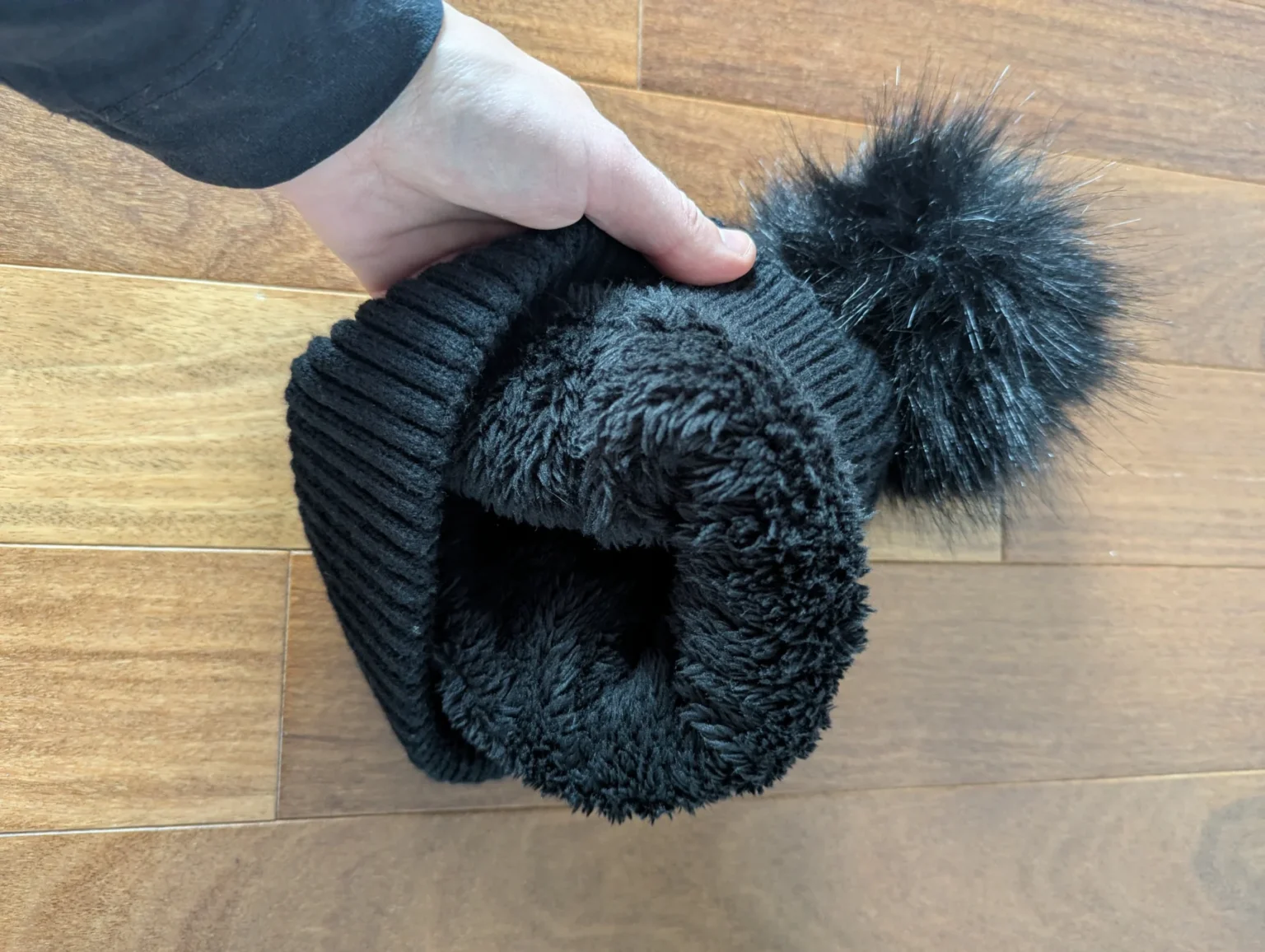 Image for Tuque noire Rose maternité