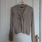 Featured thumbnail for Chandail léger Zara taille L (taille petit)