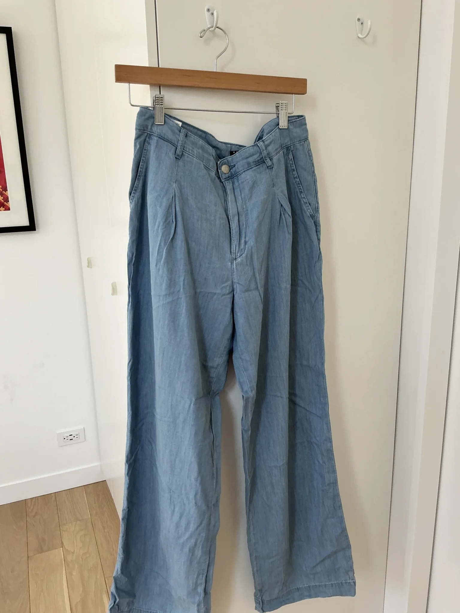 Featured image for Beautiful pale summer jeans