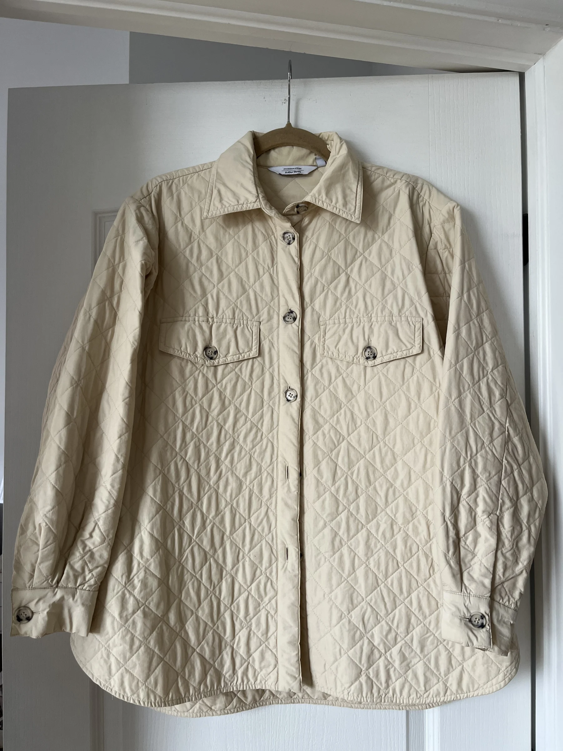 Veste imperméable beige matelassé And Other Stories taille 40 And Other Stories seconde main