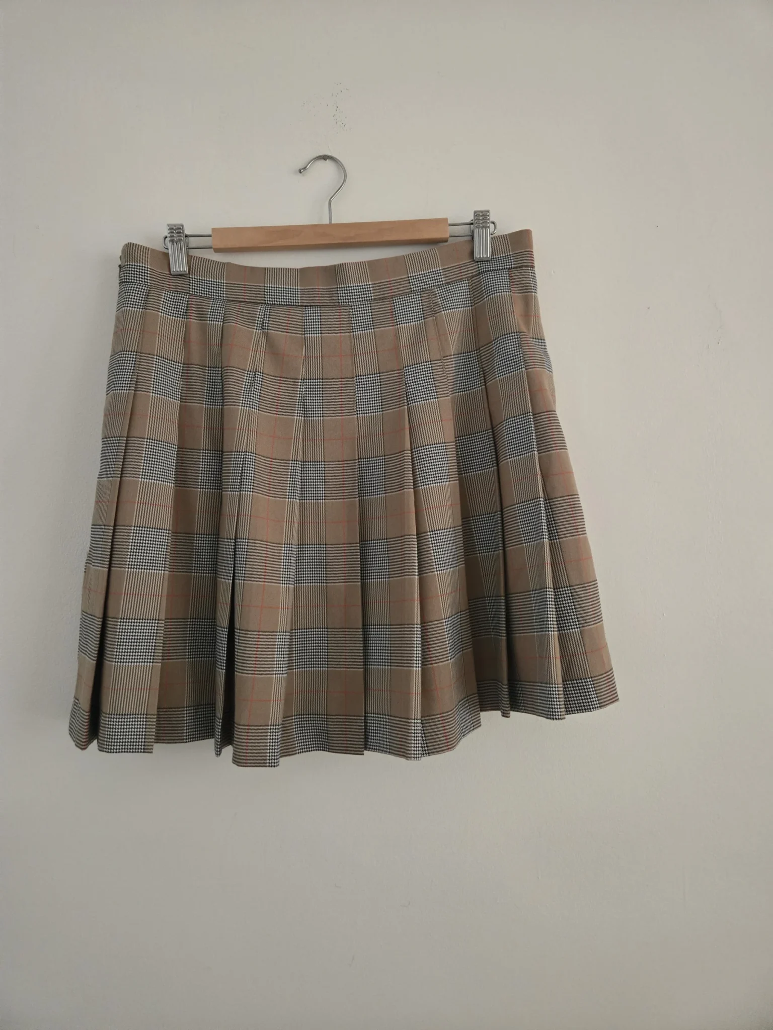 Featured image for Plaid mini skirt