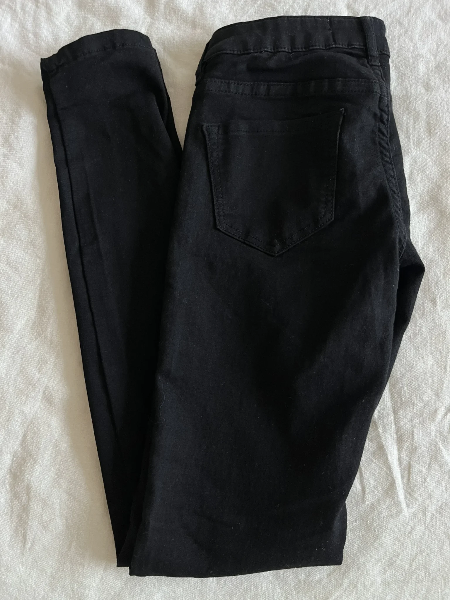 Featured image for Pantalon skinny noir