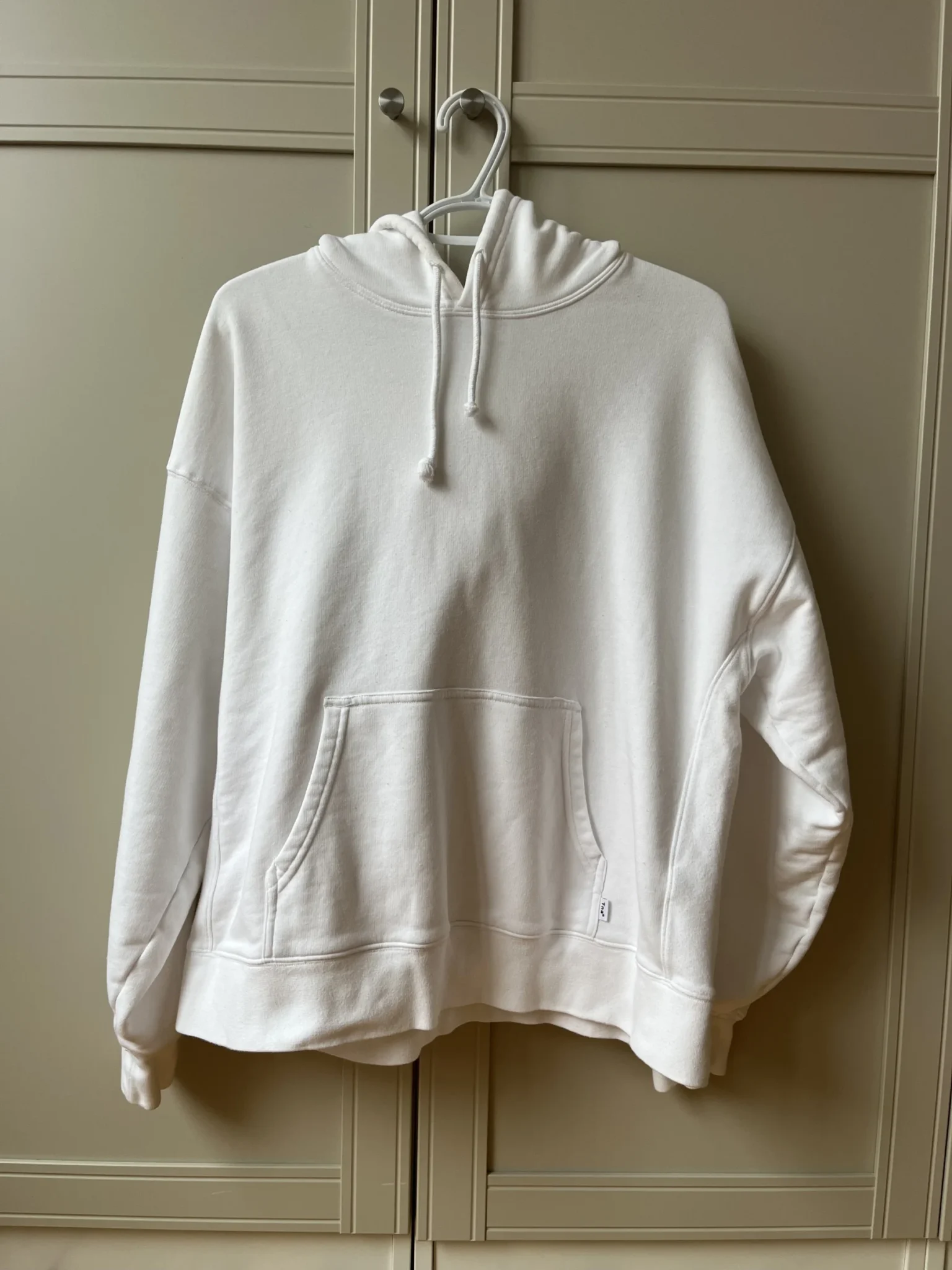 Featured image for Hoodie Aritzia blanc