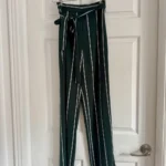 Featured thumbnail for Pantalon fluide taille haute vert à rayures avec ceinture