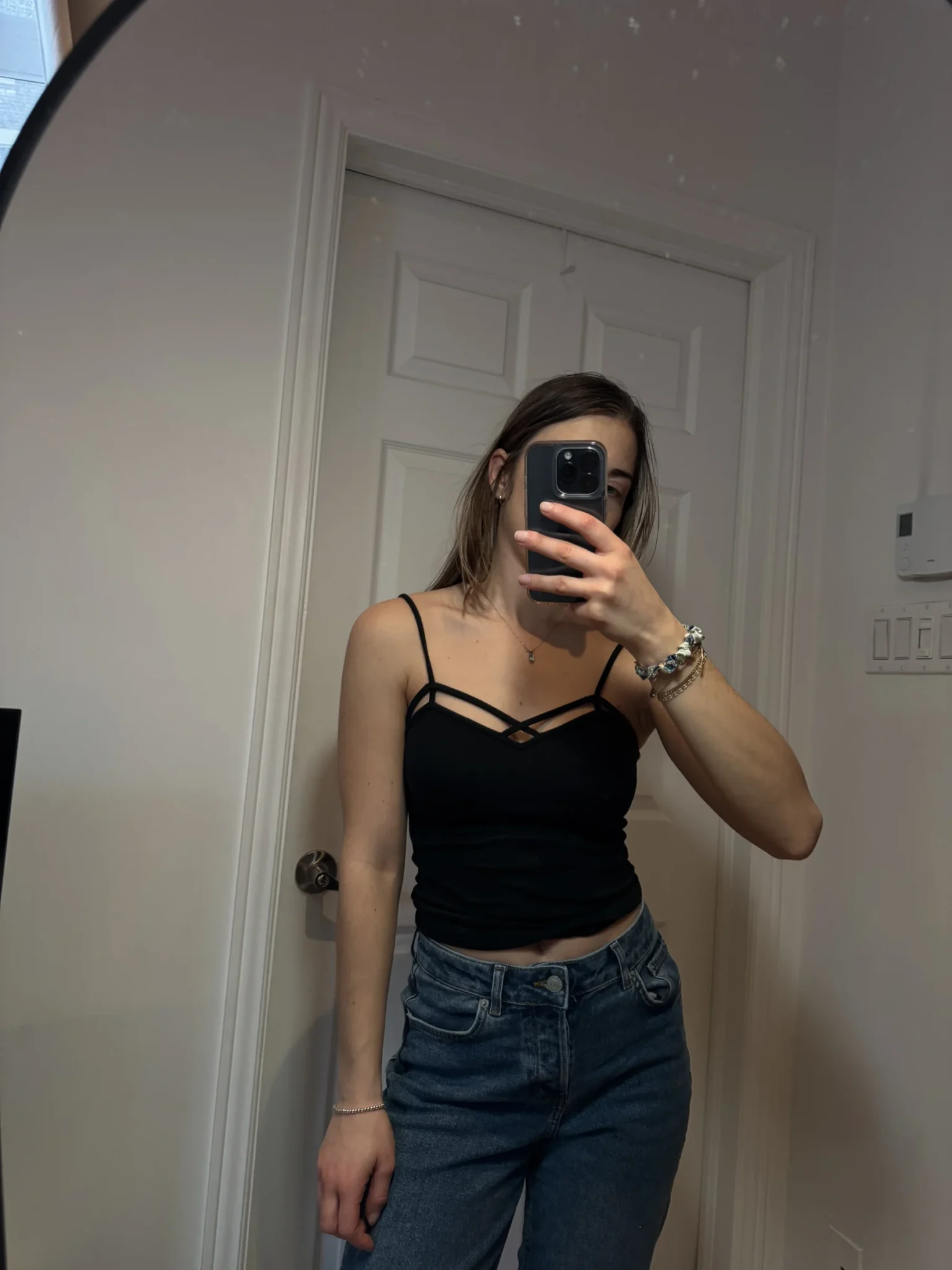Image for Camisole noire Brandy Melville à bretelles croisées