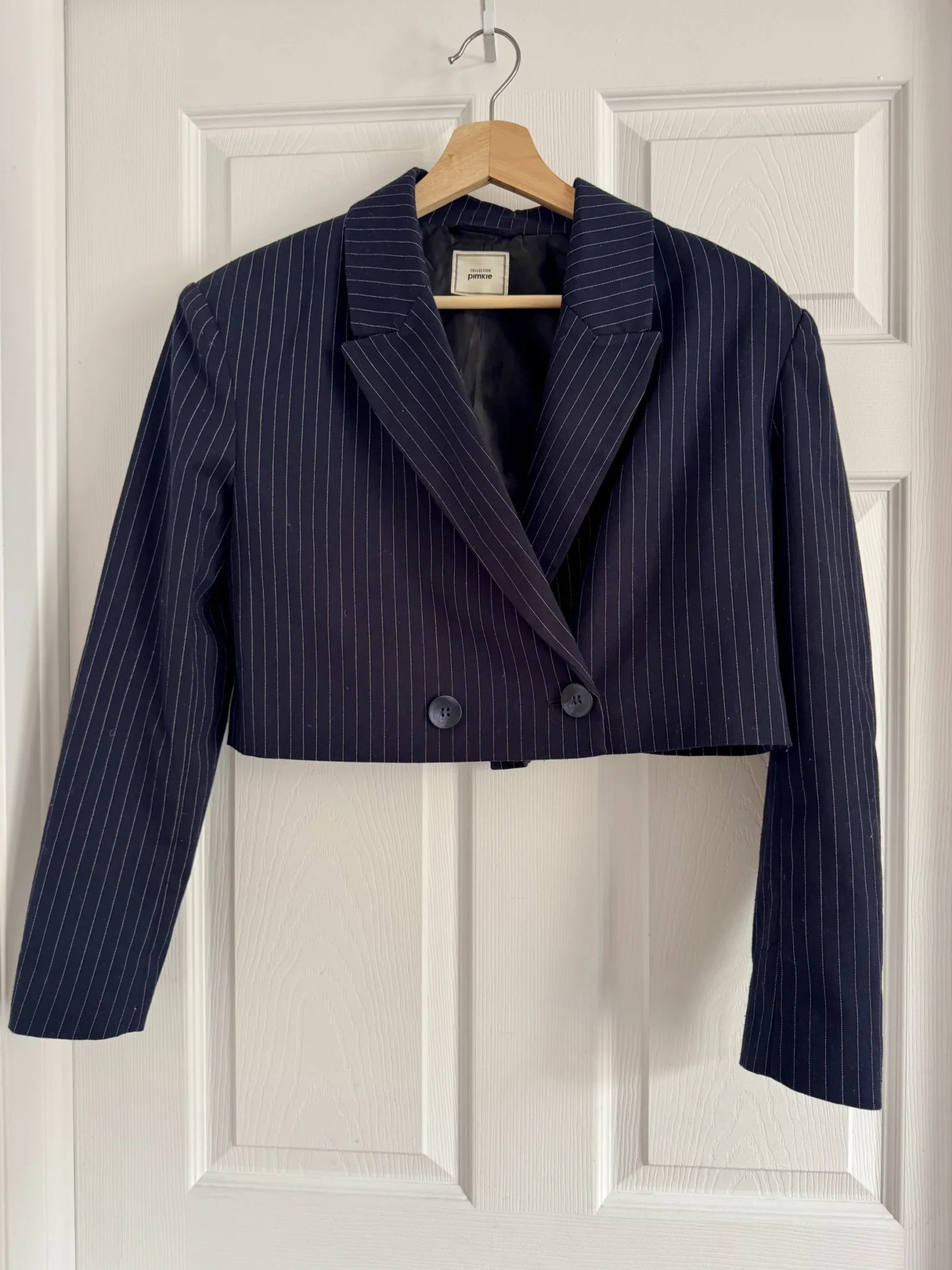 Featured image for Blazer court rayé marine