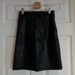 Featured thumbnail for Jupe noire cuir vegan taille haute