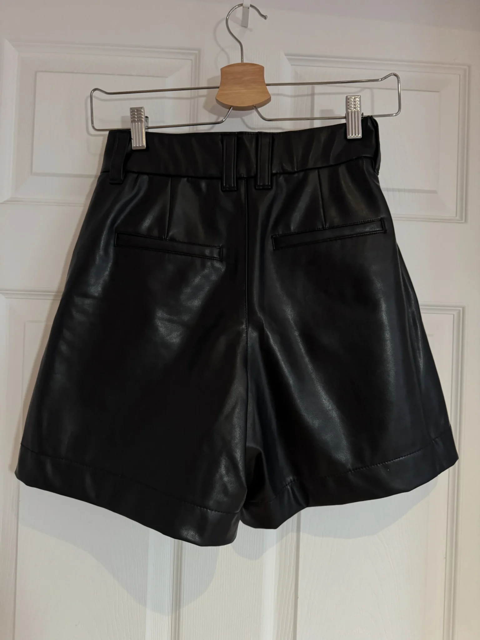 Image for Short Abercrombie noir cuir