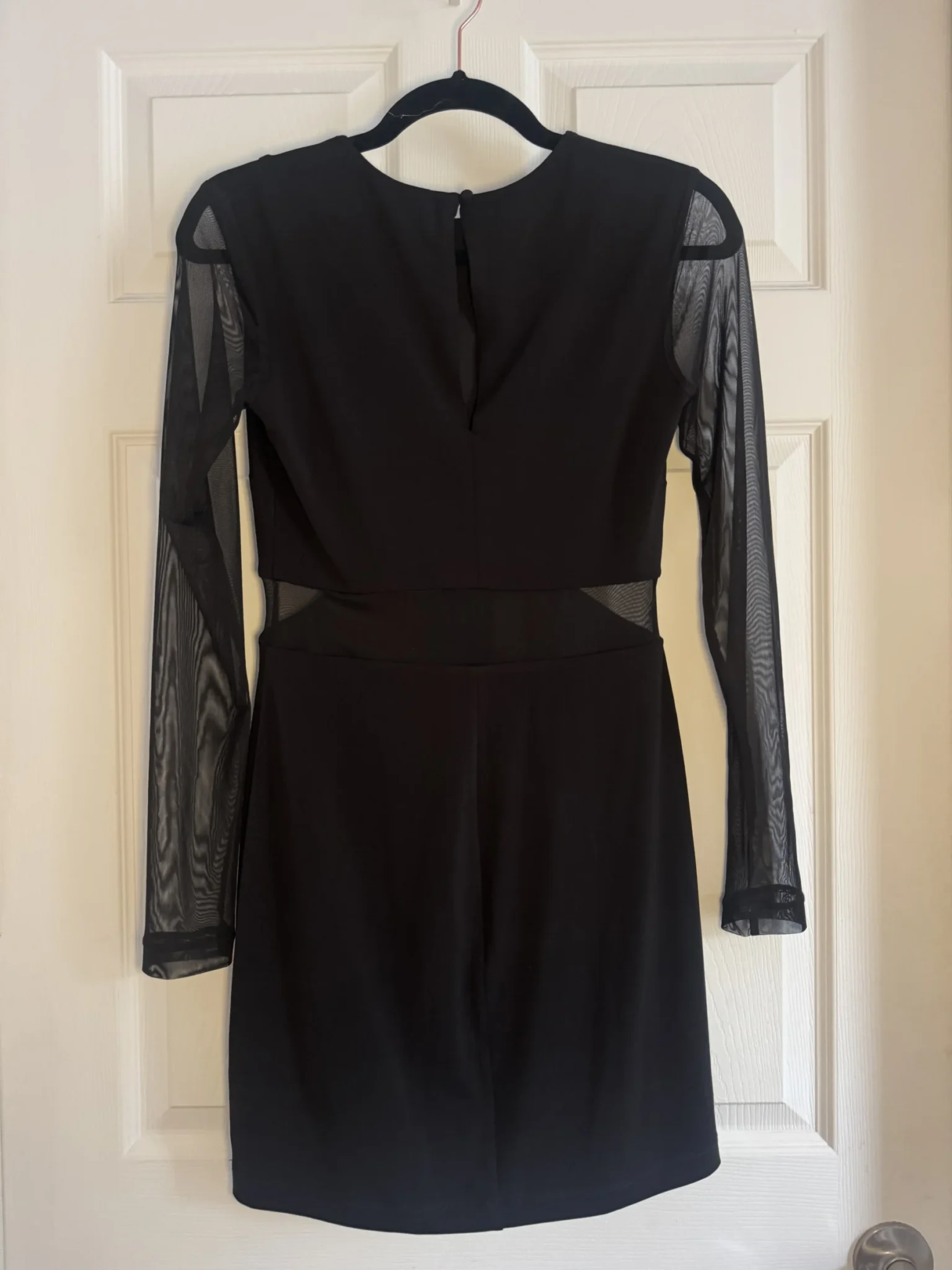 Image for Robe noire manches transparentes détails mesh