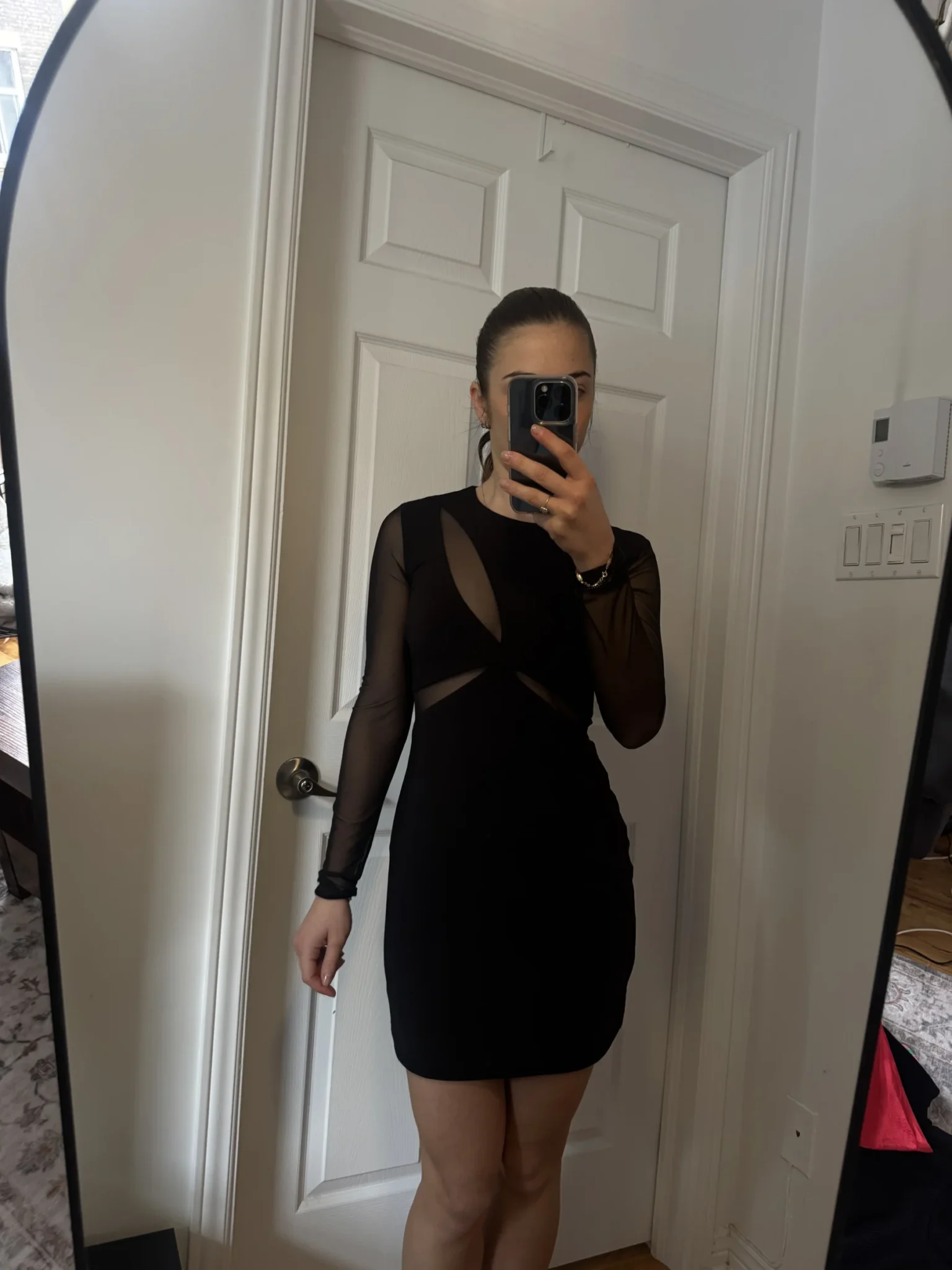 Image for Robe noire manches transparentes détails mesh