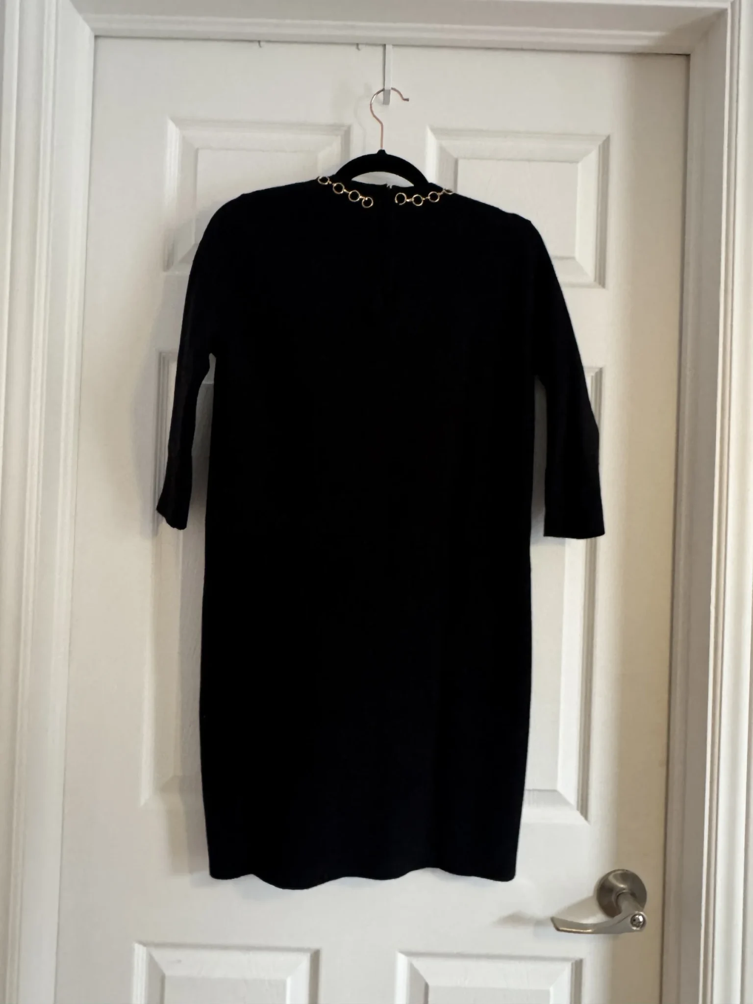 Image for Robe pull noire avec chaîne