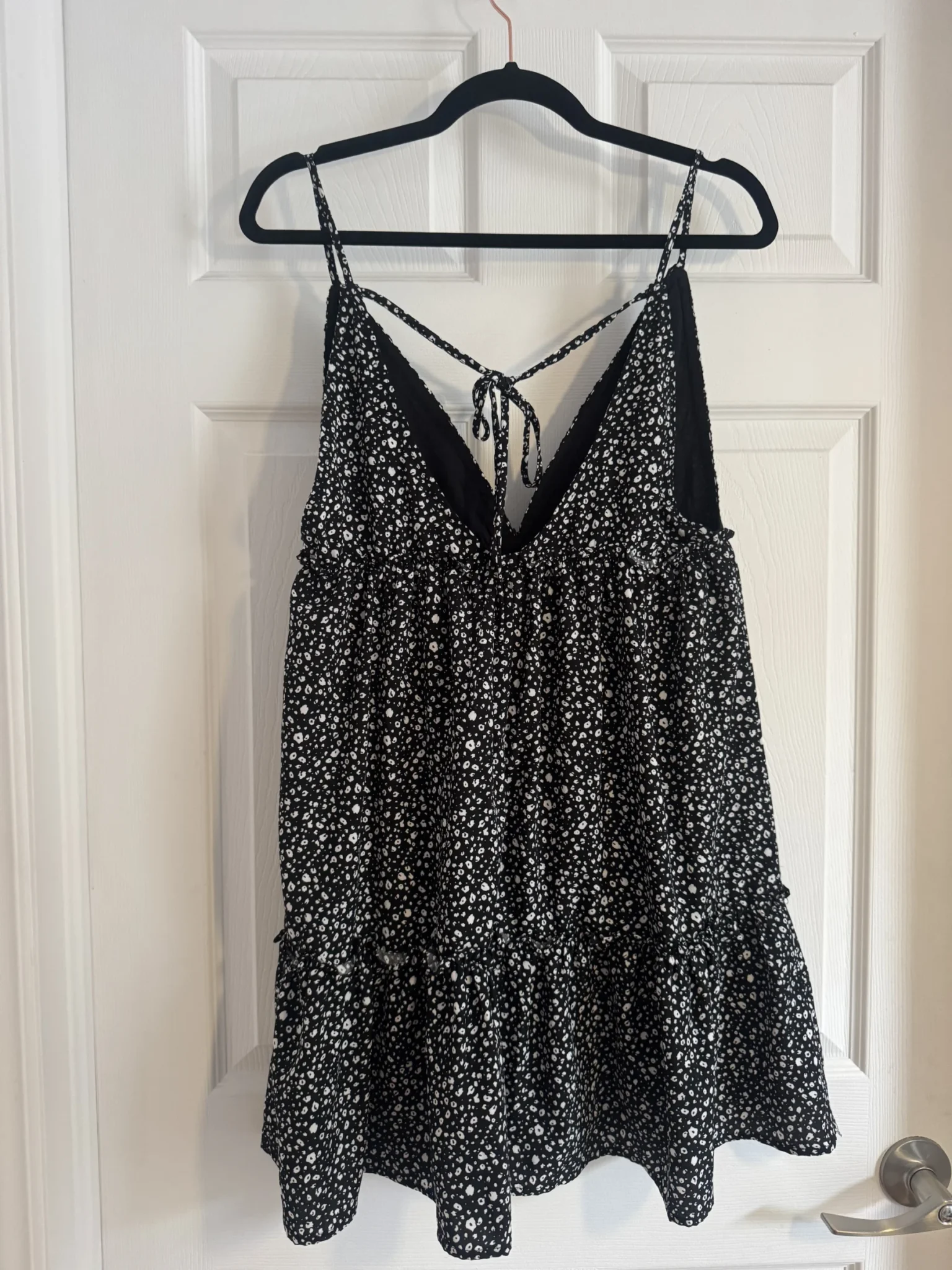 Image for Robe noire à motifs fines bretelles dos croisé
