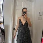 Thumbnail for Robe noire à motifs fines bretelles dos croisé