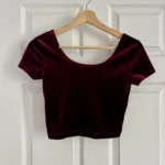 Featured thumbnail for Crop top velours bordeaux