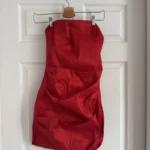 Thumbnail for Robe satin rouge bustier avec nœud amovible