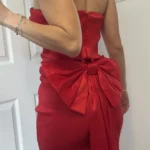 Thumbnail for Robe satin rouge bustier avec nœud amovible