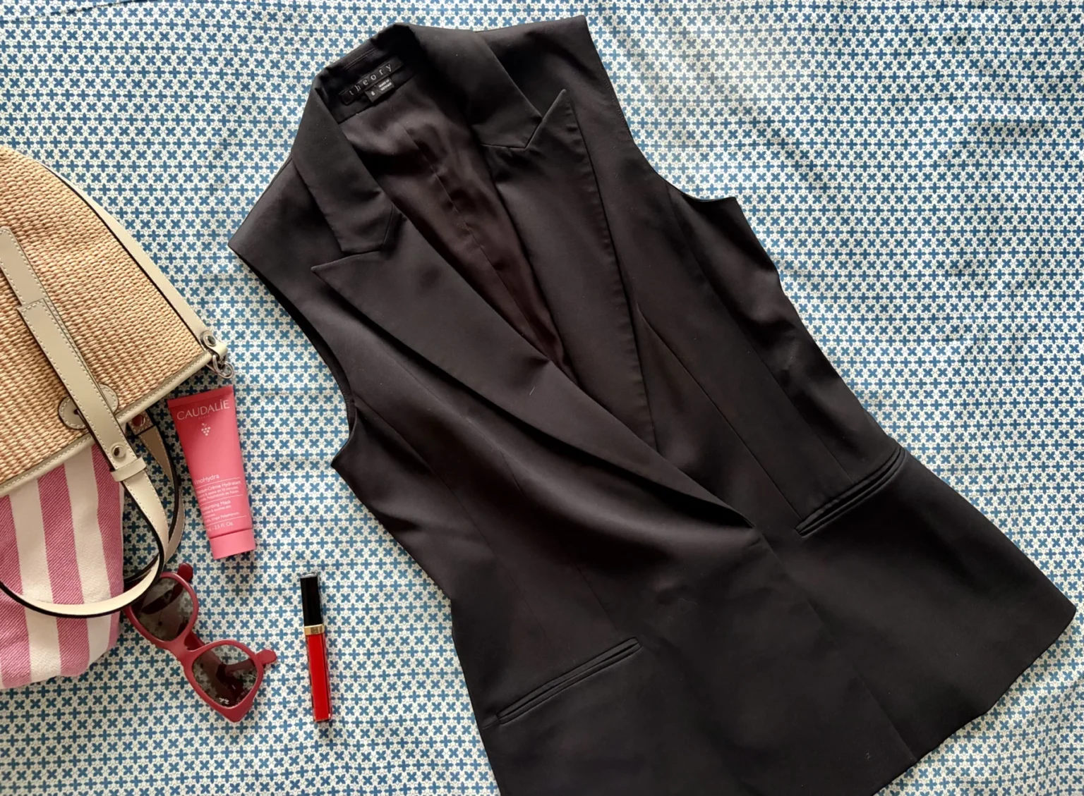Image for Theory sleeveless dinner jacket