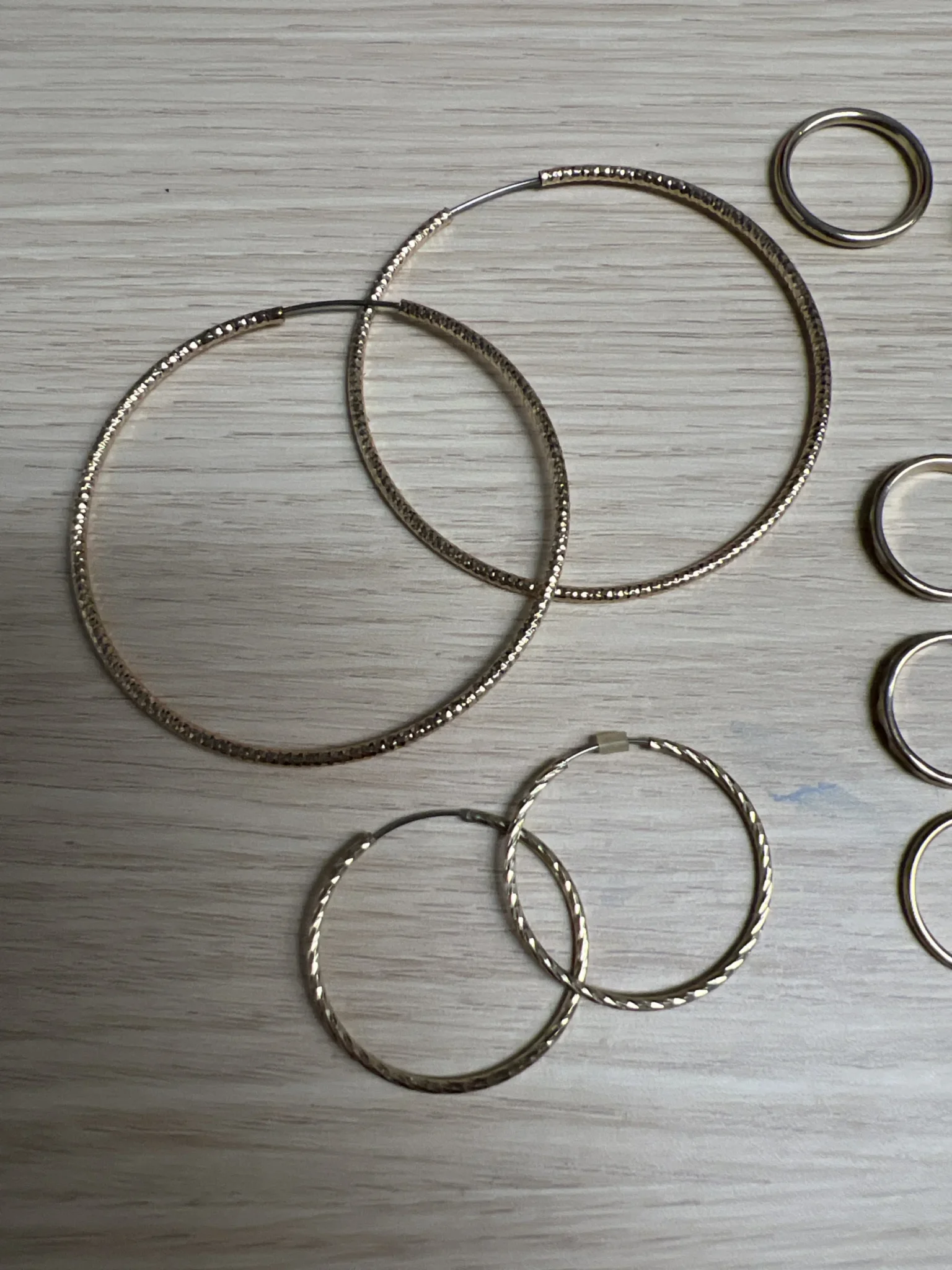 Image for Bague et boucles d’oreilles dorées