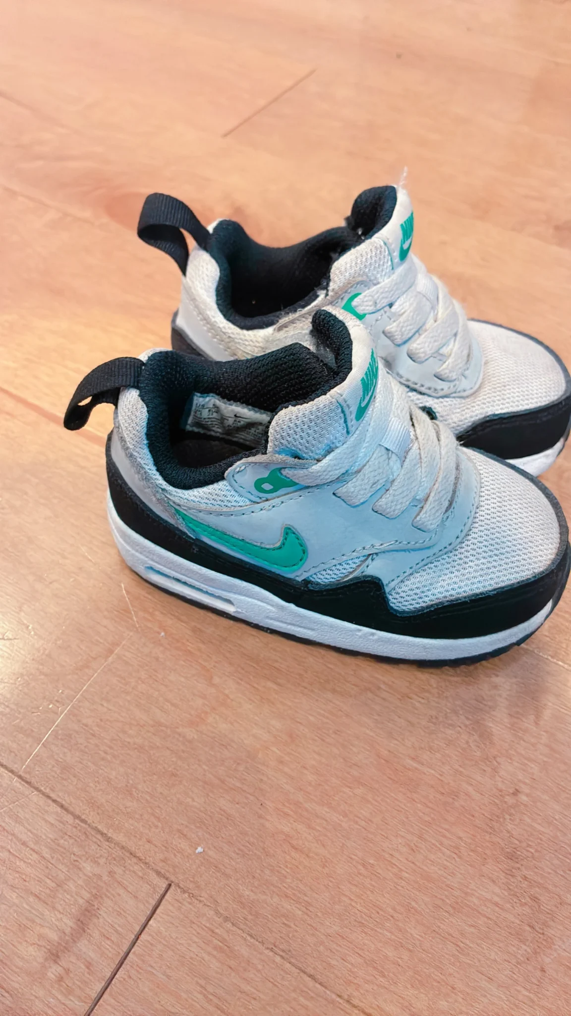 Featured image for Baskets Nike enfant pointure 4,5