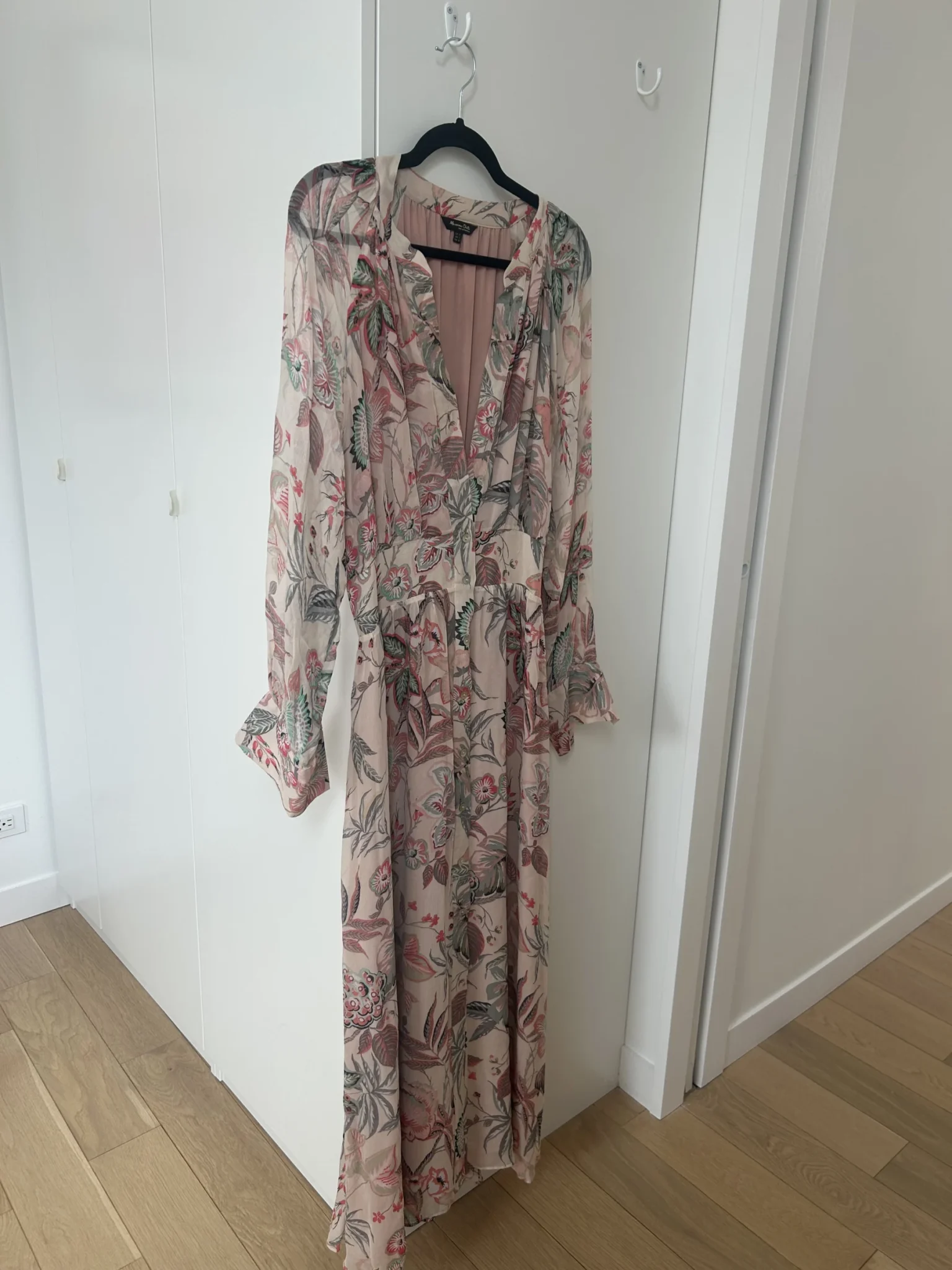 Featured image for Beautiful floral dress