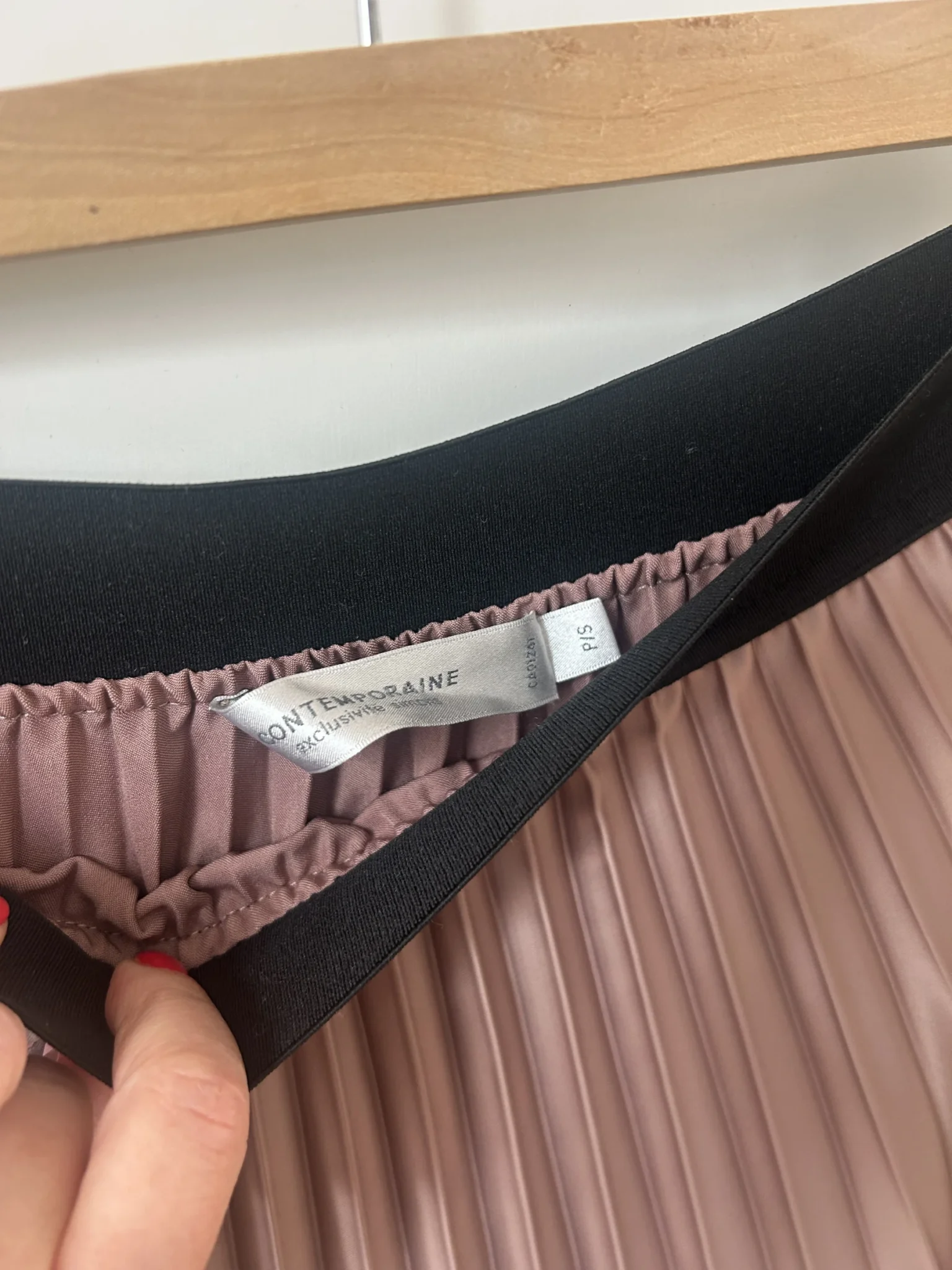 Image for Beautiful pleated skirt