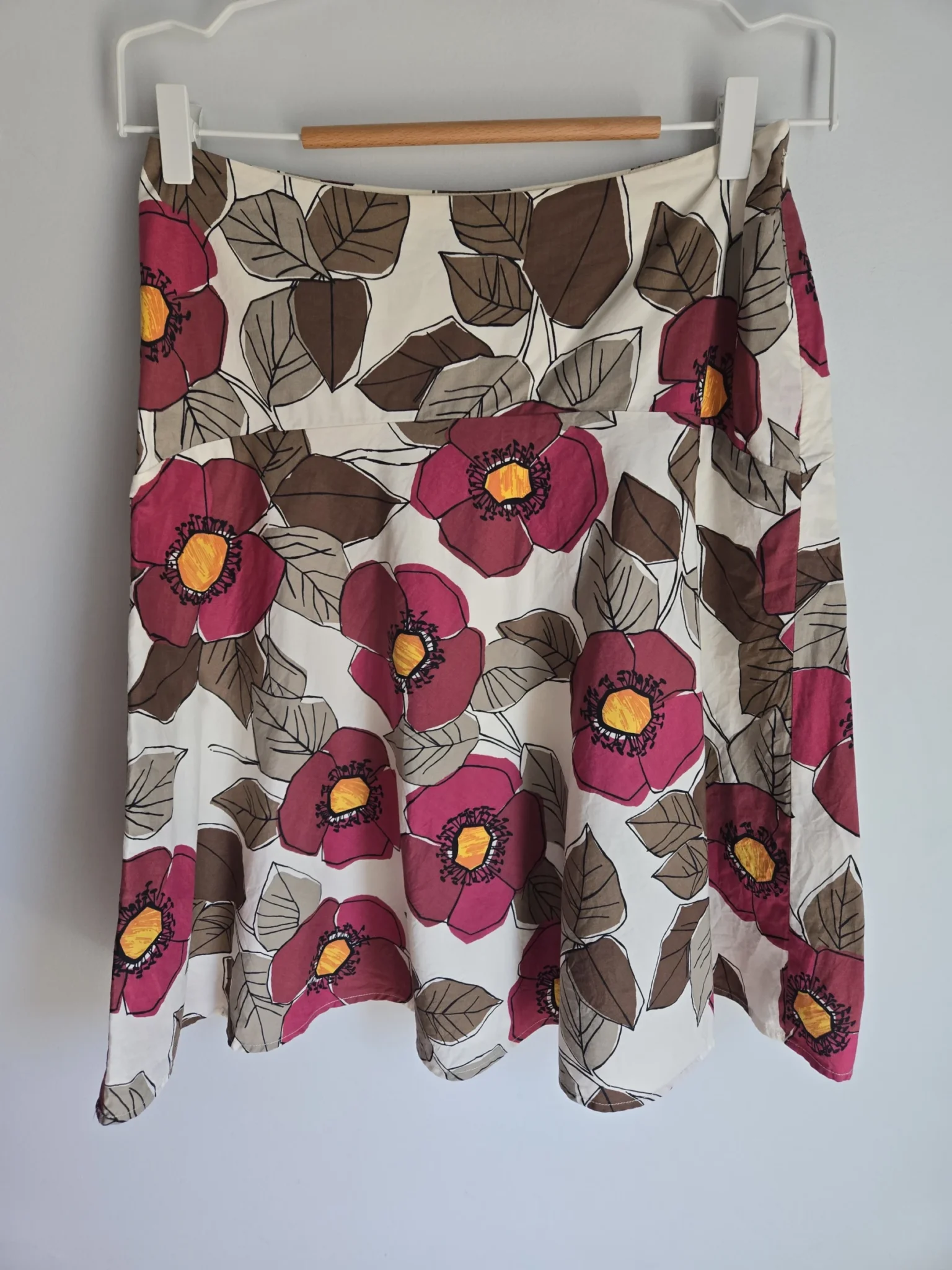 Featured image for Floral skirt 💯 cotton BODEN