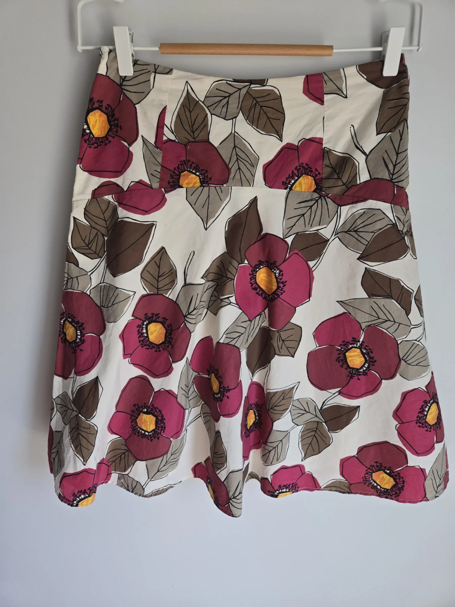 Image for Floral skirt 💯 cotton BODEN