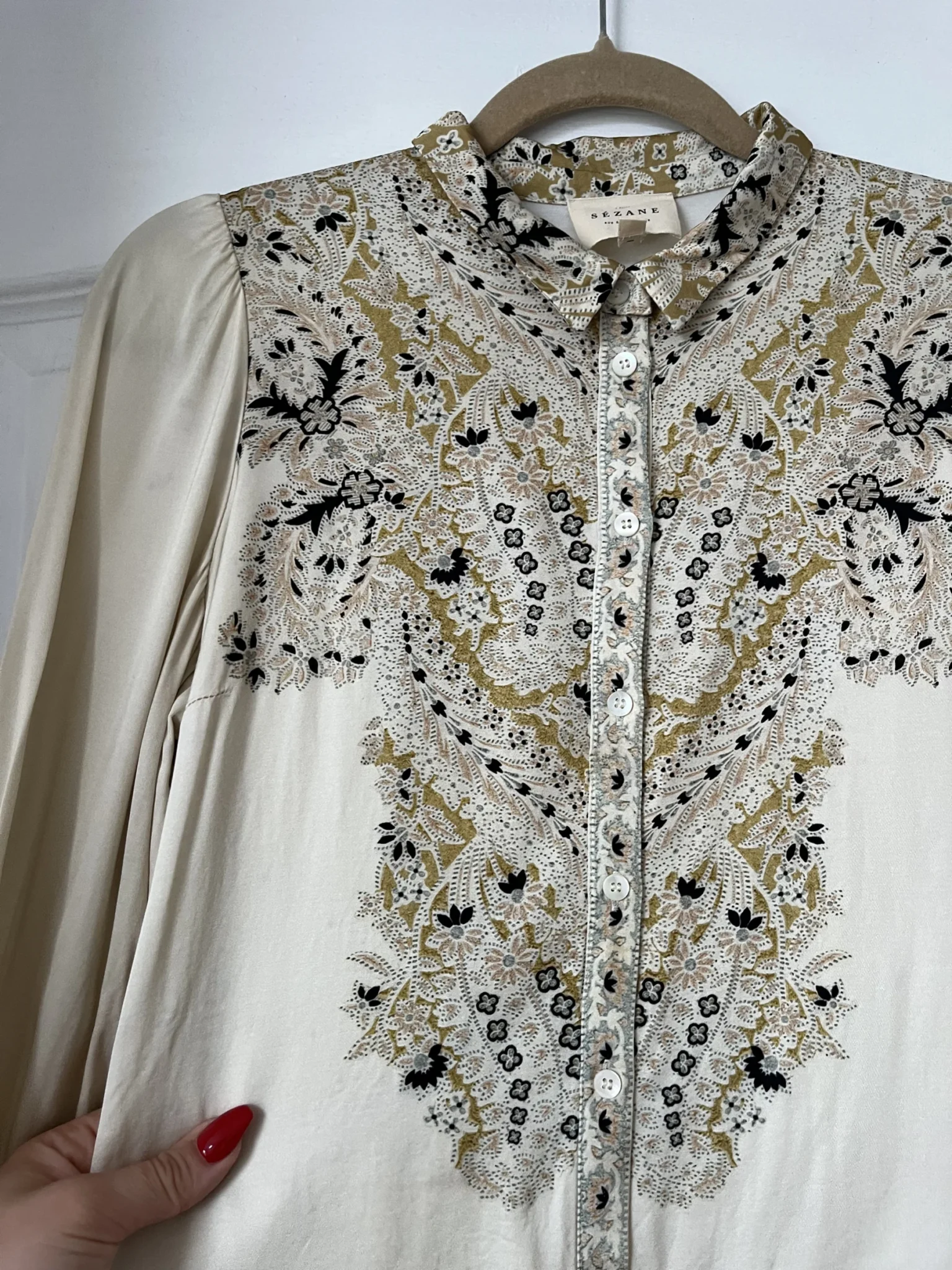 Image for Shirt Sézane model Claudio satin beige