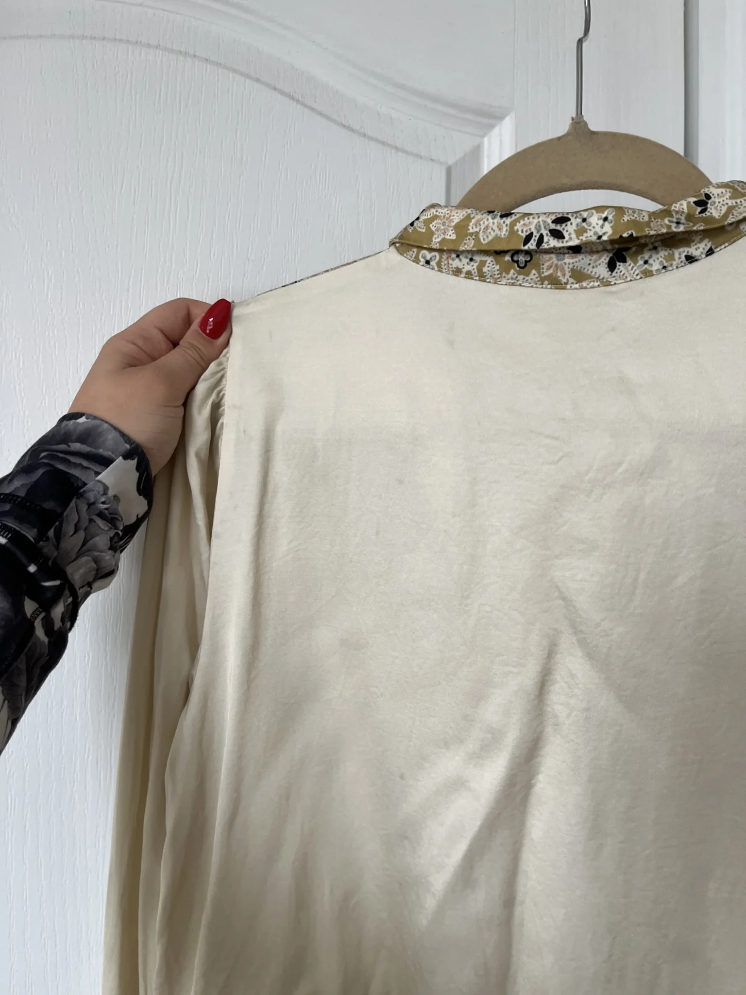 Image for Shirt Sézane model Claudio satin beige