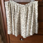 Featured thumbnail for Jupe beige et vert sauge