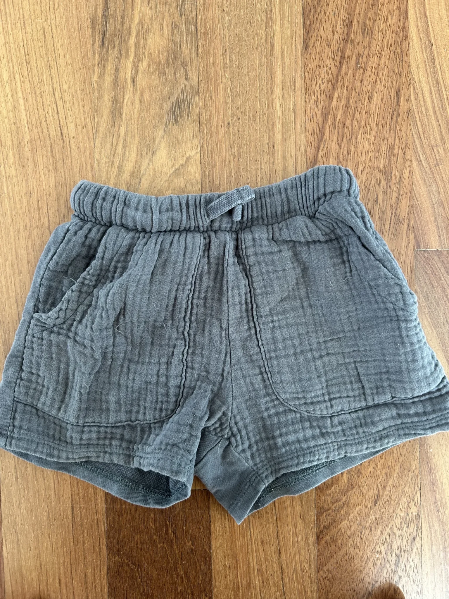 Featured image for Bermuda shorts, Zara, 2T