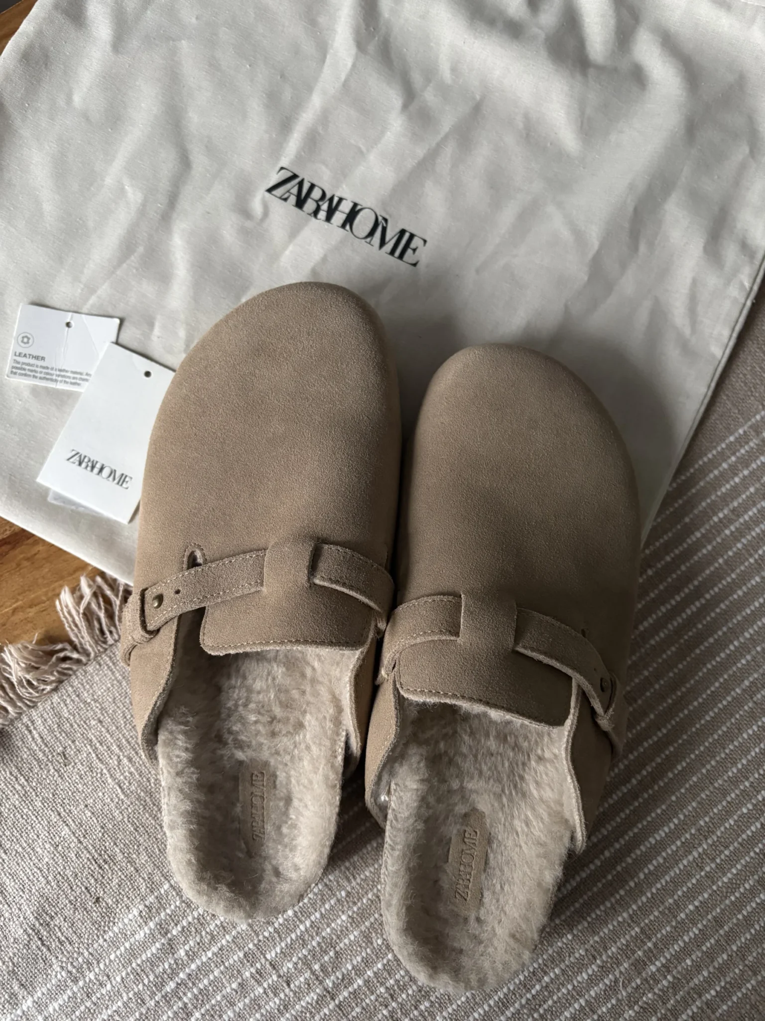 Image for Sabots “clogs” en cuir chaud - Zara Home