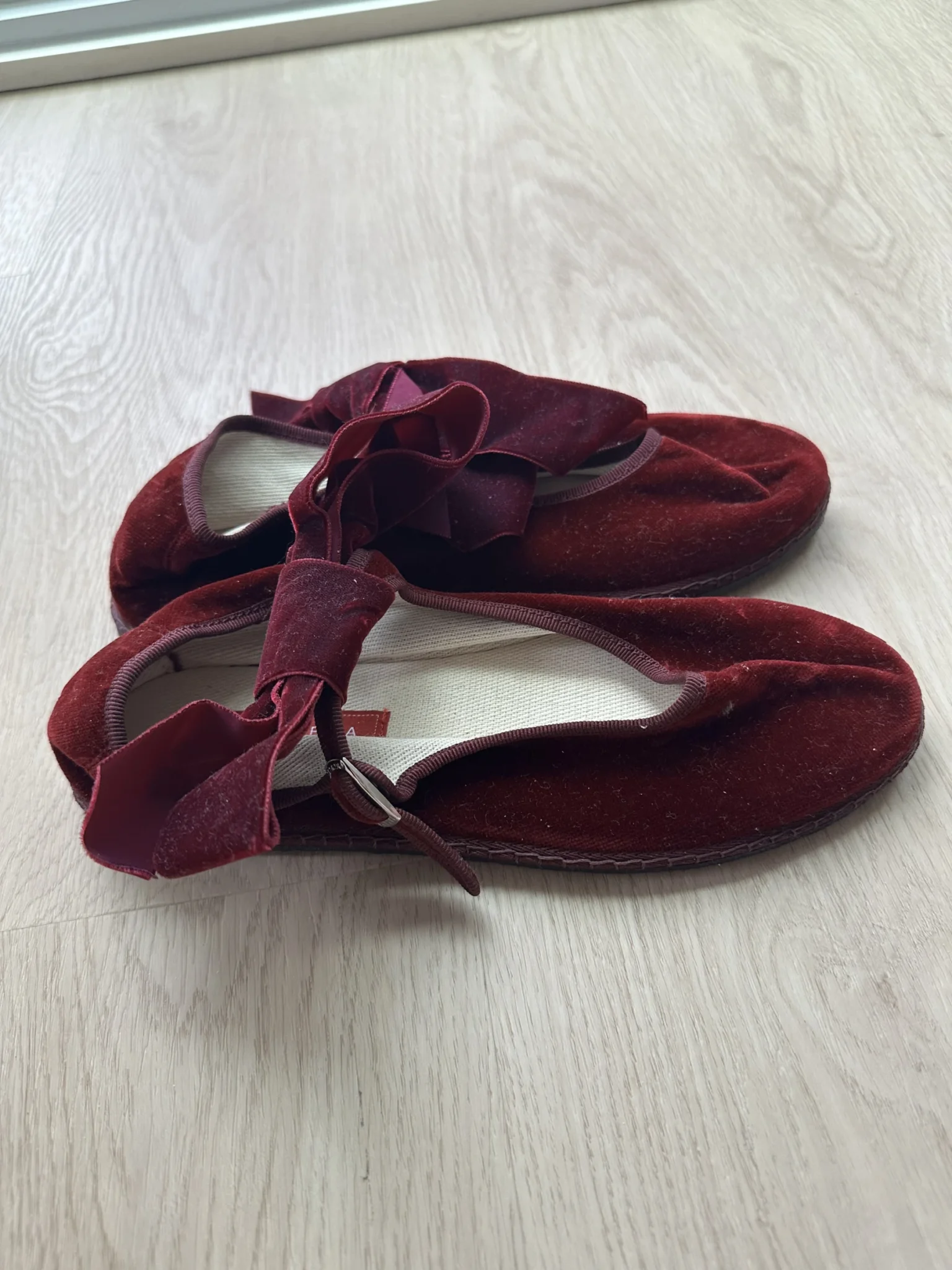 Image for Vibi Venezia Cotton Bow Ballerina Flats 37