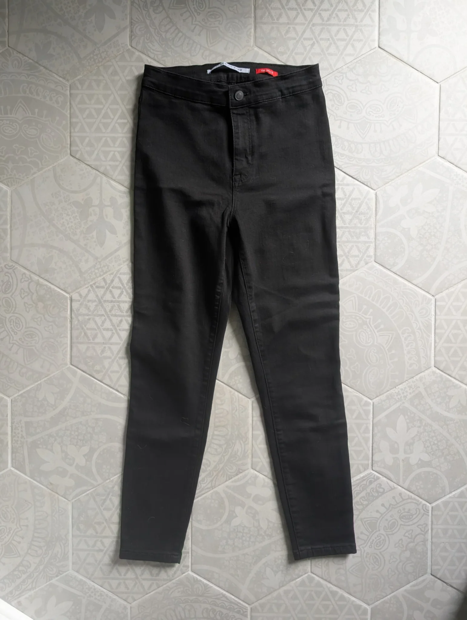 Featured image for Jeans Celebrity Pink
