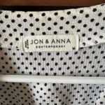 Thumbnail for Blouse blanche à pois noir