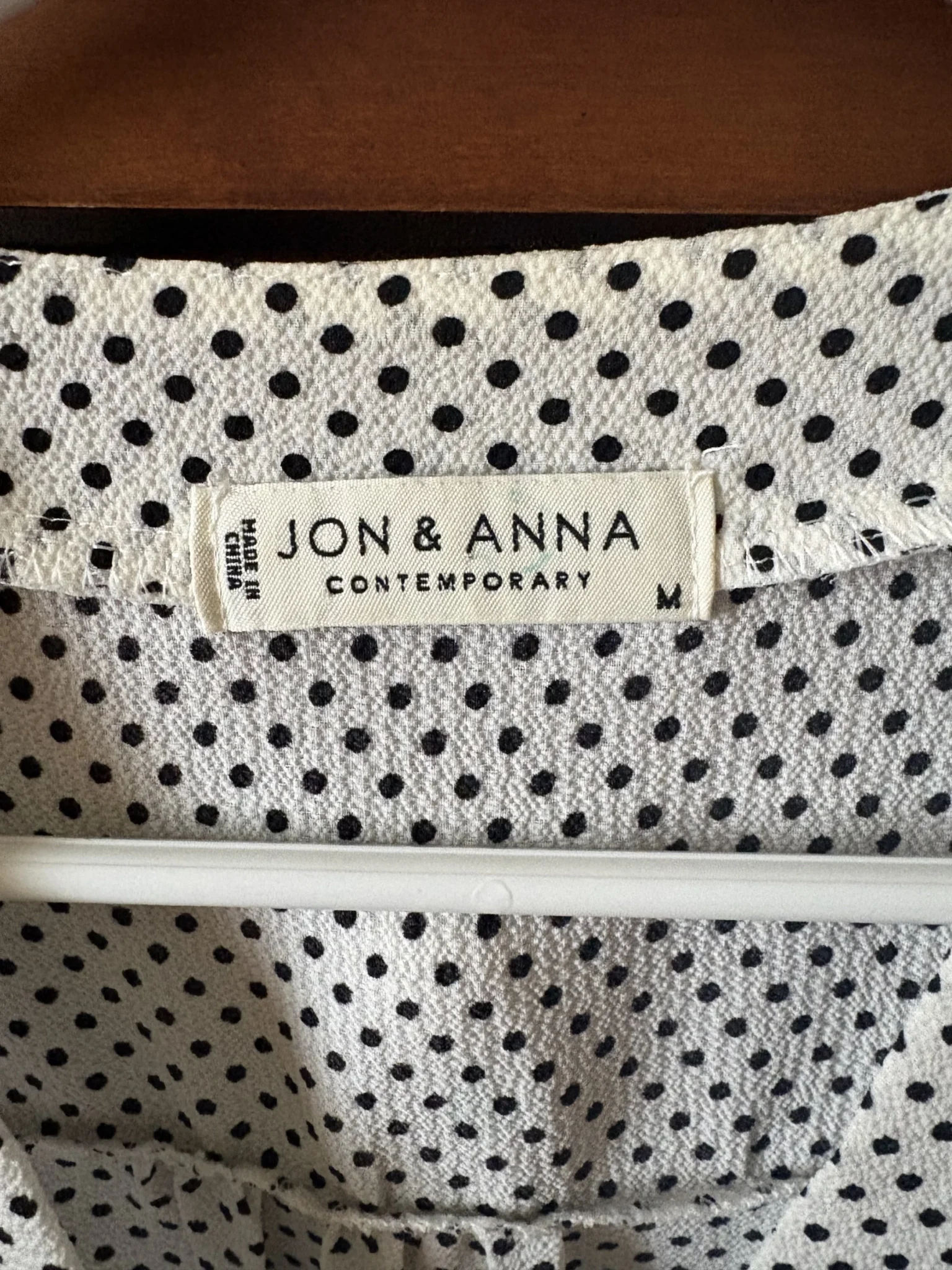Image for Blouse blanche à pois noir