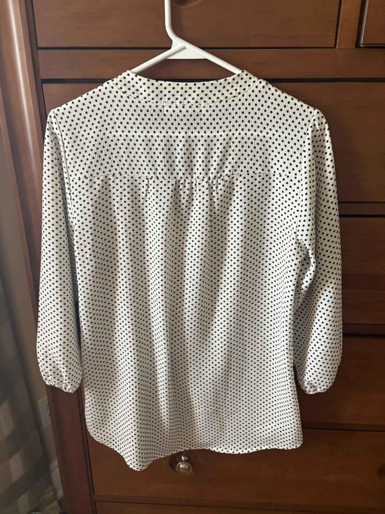 Image for Blouse blanche à pois noir