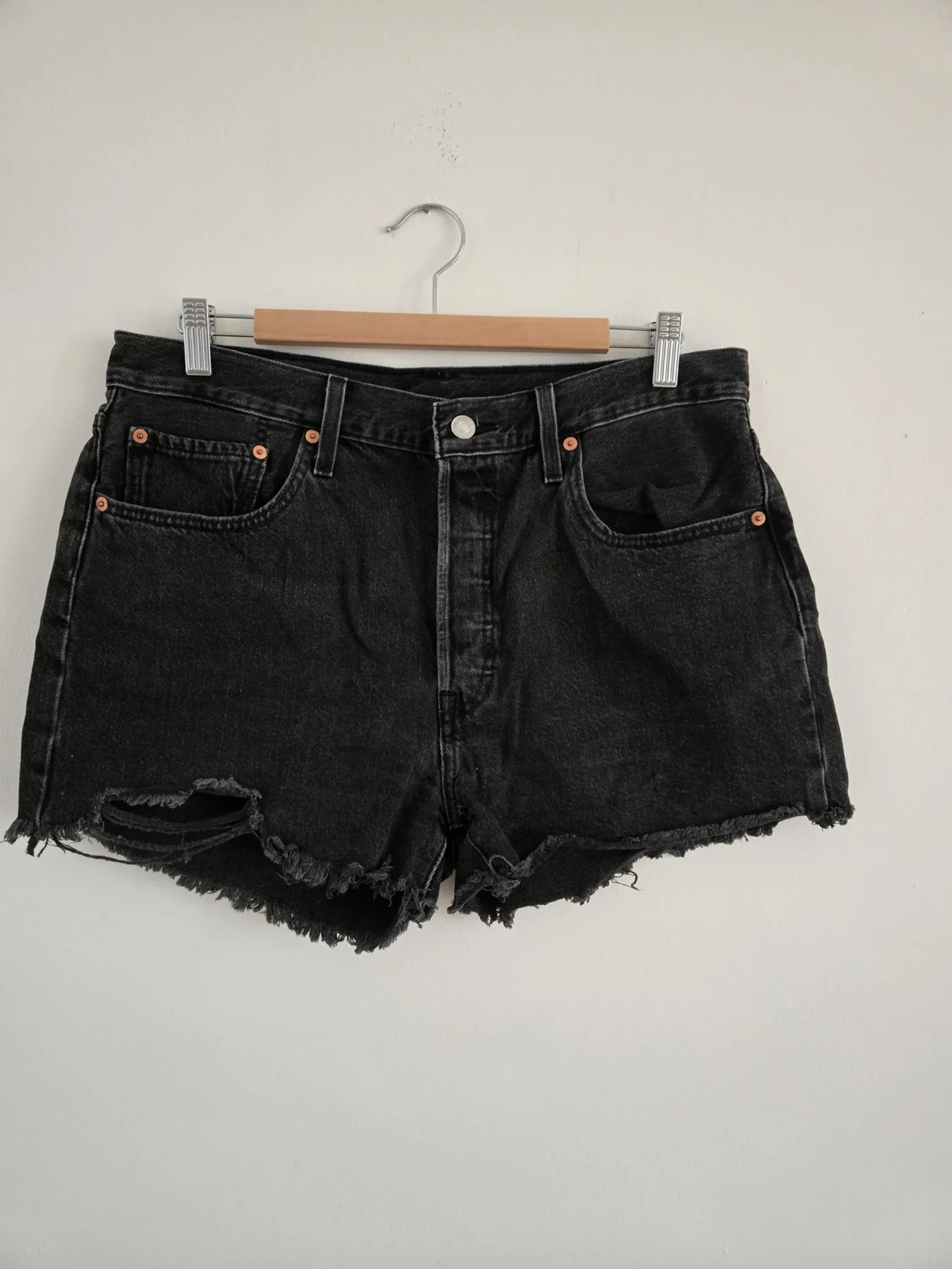 Featured image for Levis 501 shorts