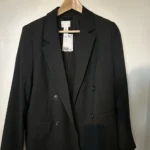 Featured thumbnail for Veston neuf H&M
